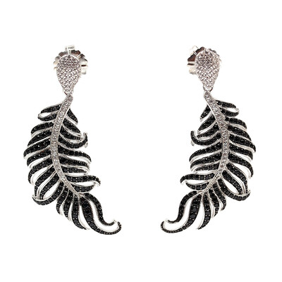 Orecchini in argento con Spinello Nero (Dallas Prince Designs)