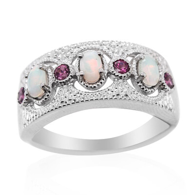 Anello in argento con Opale di Welo