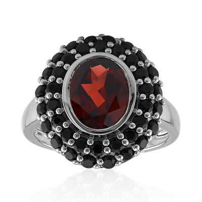 Anello in argento con Granato Mozambico