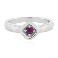 Anello in argento con Rubino