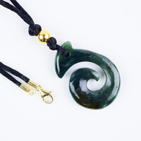 Collana con Nefrite