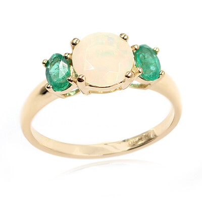 Anello in oro con Opale di Welo