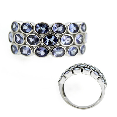 Anello in argento con Tanzanite