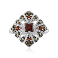 Anello in argento con Granato Mozambico