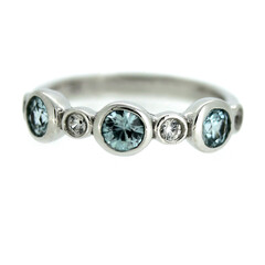 Anello in argento con Zircone Ratanakiri