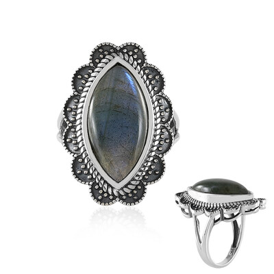 Anello in argento con Labradorite