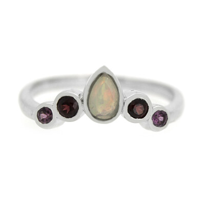 Anello in argento con Opale di Welo