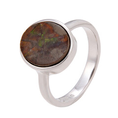 Anello in argento con Ammolite