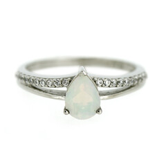 Anello in argento con Opale di Welo
