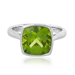 Anello in platino con Peridoto