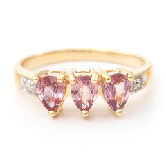 Anello in oro con Zaffiro Padparadscha (non riscaldato) (AMAYANI)