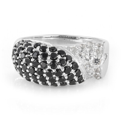 Anello in argento con Spinello Nero