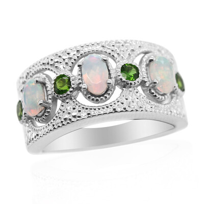 Anello in argento con Opale di Welo