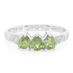 Anello in argento con Zaffiro Verde AAA