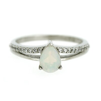 Anello in argento con Opale di Welo