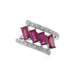 Anello in argento con Rubino del Madagascar