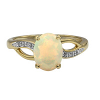 Anello in oro con Opale di Welo AAA (Adela Gold)