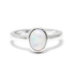 Anello in argento con Opale di Welo