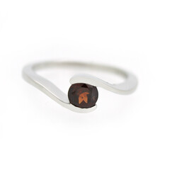Anello in argento con Granato Mozambico