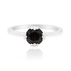 Anello in argento con Granato