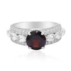 Anello in argento con Granato