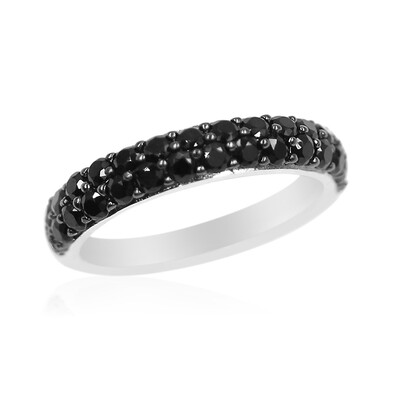 Anello in argento con Spinello Nero