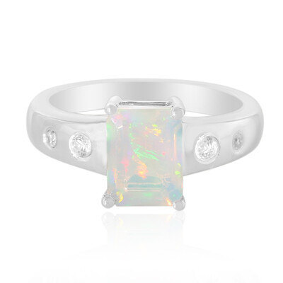 Anello in argento con Opale di Welo