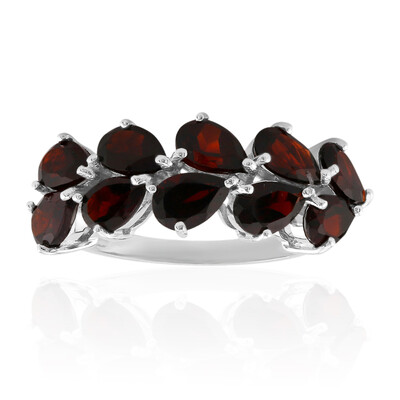 Anello in argento con Granato
