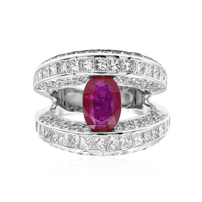 Anello in oro con Rubino della Birmania (Estée Collection)