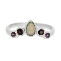 Anello in argento con Opale di Welo