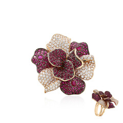 Anello in oro con Rubino della Birmania (Estée Collection)