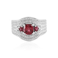 Anello in oro con Spinello Rosso Nobile Luc Yen (AMAYANI)