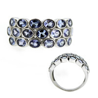 Anello in argento con Tanzanite