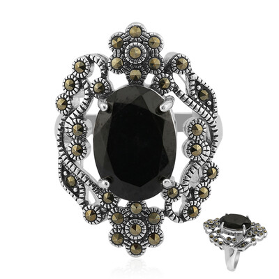 Anello in argento con Spinello Nero