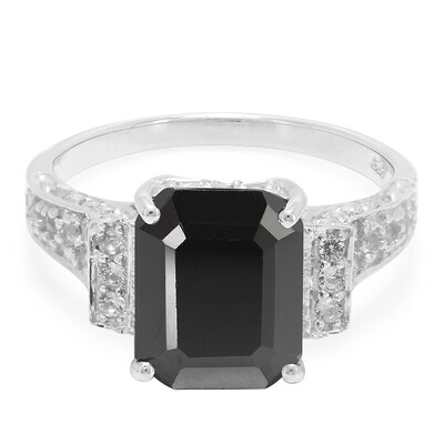 Anello in argento con Spinello Nero