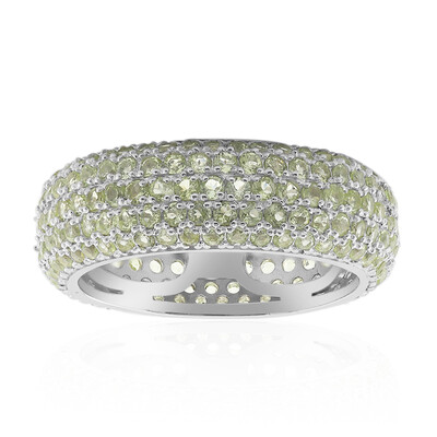 Anello in argento con Peridoto della Birmania