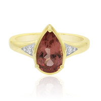 Anello in oro con Apatite Rossa