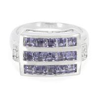 Anello in argento con Iolite del Madagascar