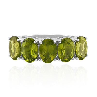 Anello in argento con Peridoto della Birmania