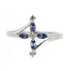 Anello in argento con Tanzanite