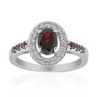 Anello in argento con Granato