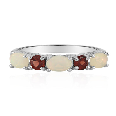 Anello in argento con Opale di Welo