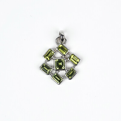 Ciondolo in argento con Peridoto