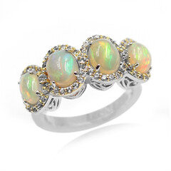 Anello in argento con Opale di Welo (Dallas Prince Designs)