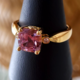 Anello in oro con Diasporo Rosa (AMAYANI)