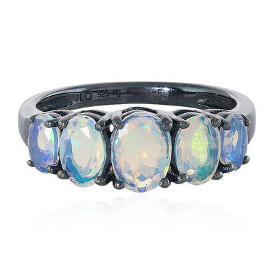 Anello in argento con Opale di Welo