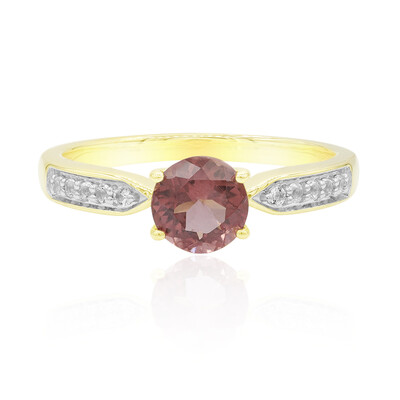 Anello in oro con Apatite Rossa