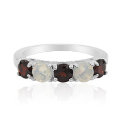 Anello in argento con Granato