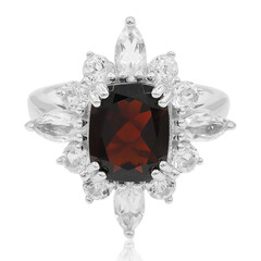 Anello in argento con Granato