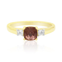 Anello in oro con Apatite Rossa